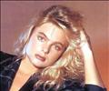 Erika Eleniak