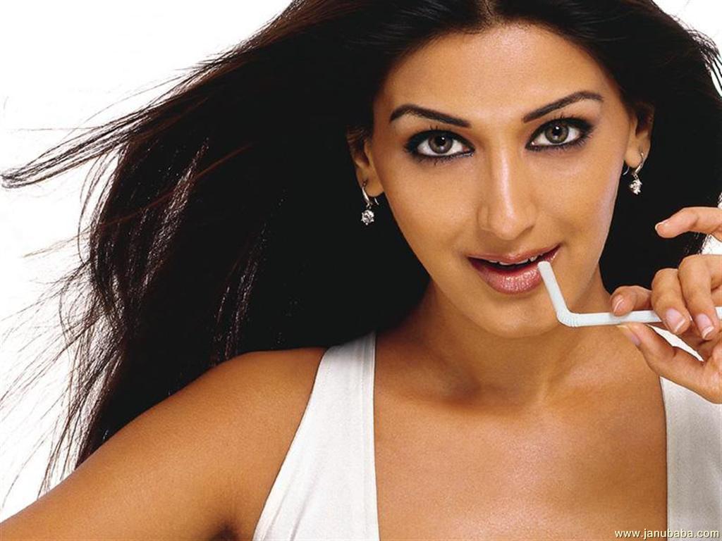 Sonali Bendre      by coolman
