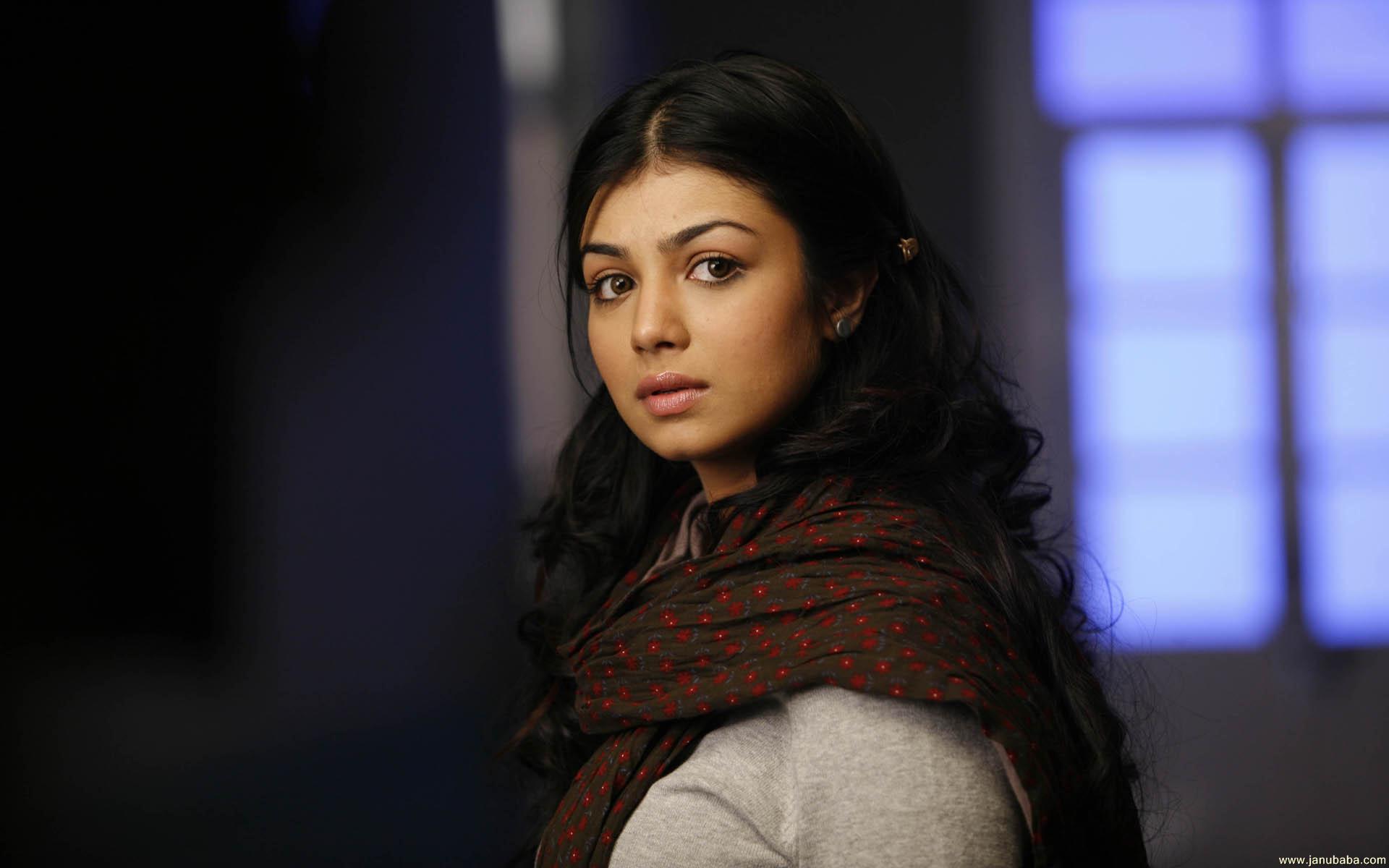 Ayesha Takia             by coolman