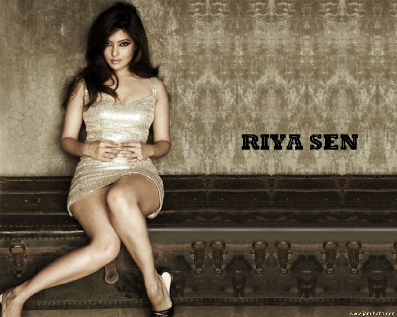 Riya Sen                 by coolman