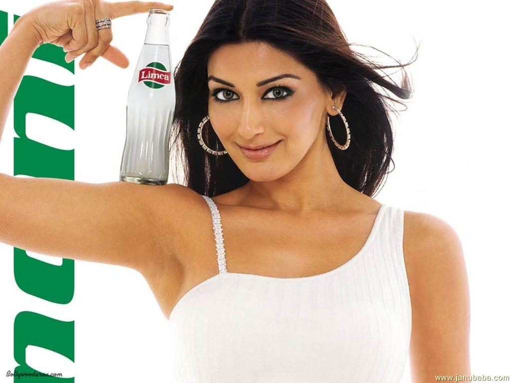 Sonali Bendre      by coolman
