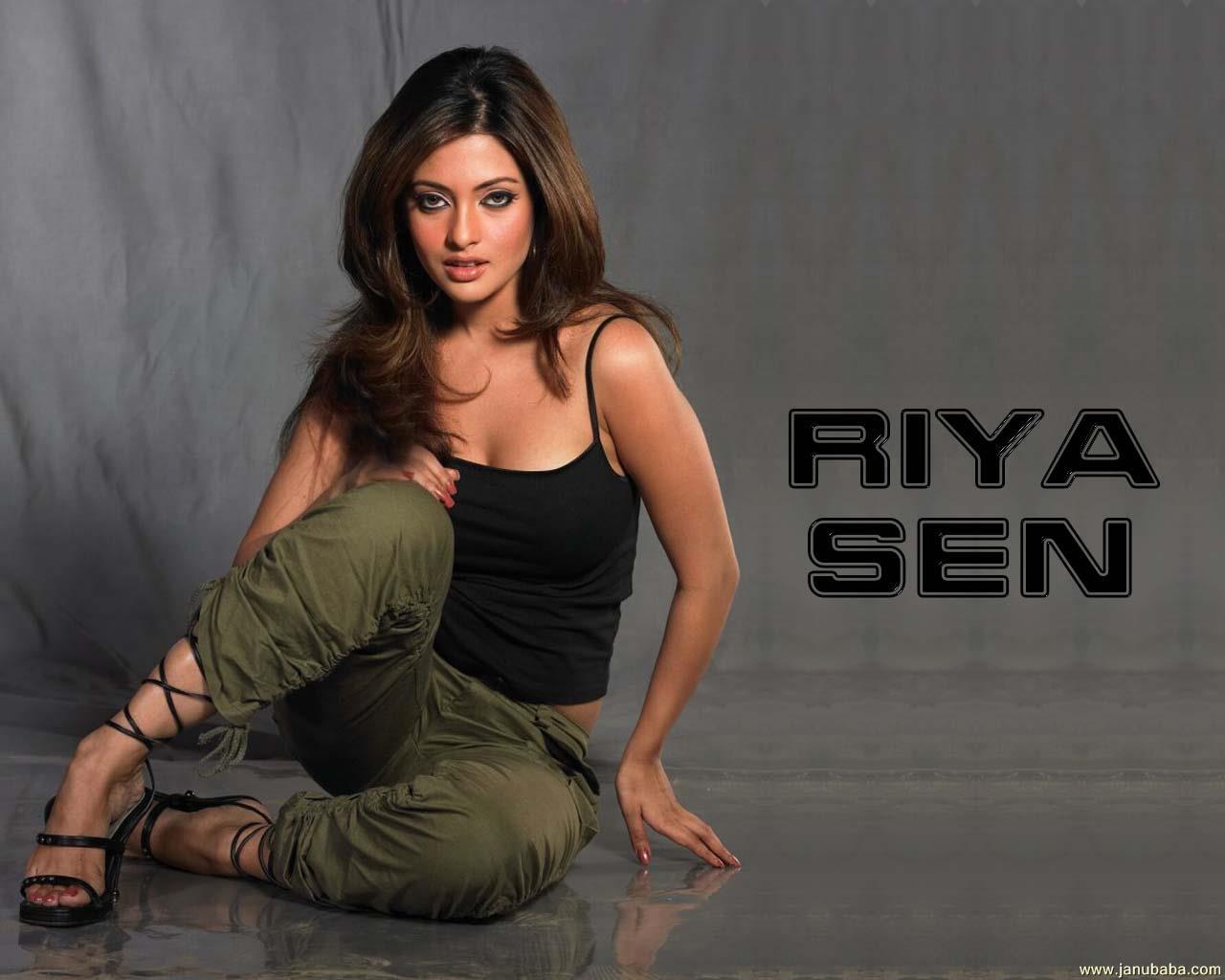 Riya Sen                by coolman