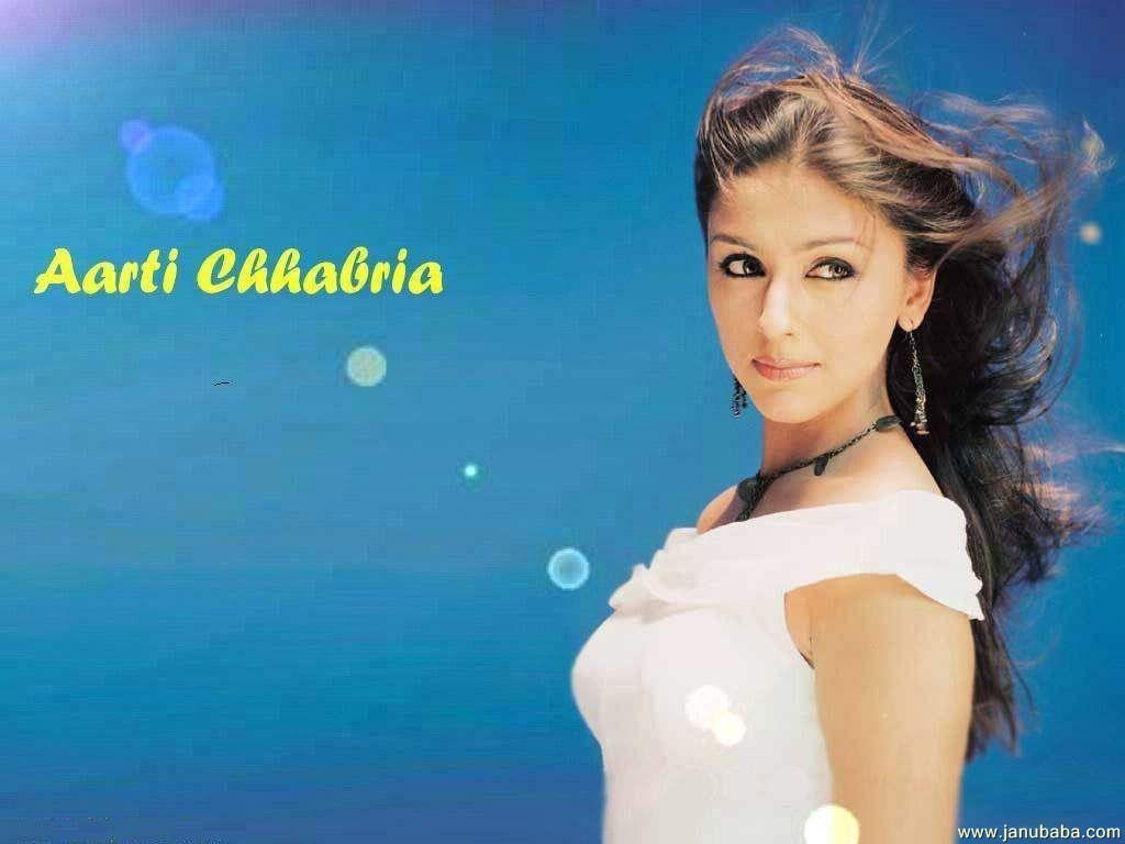 Aarti Chhabria              by coolman