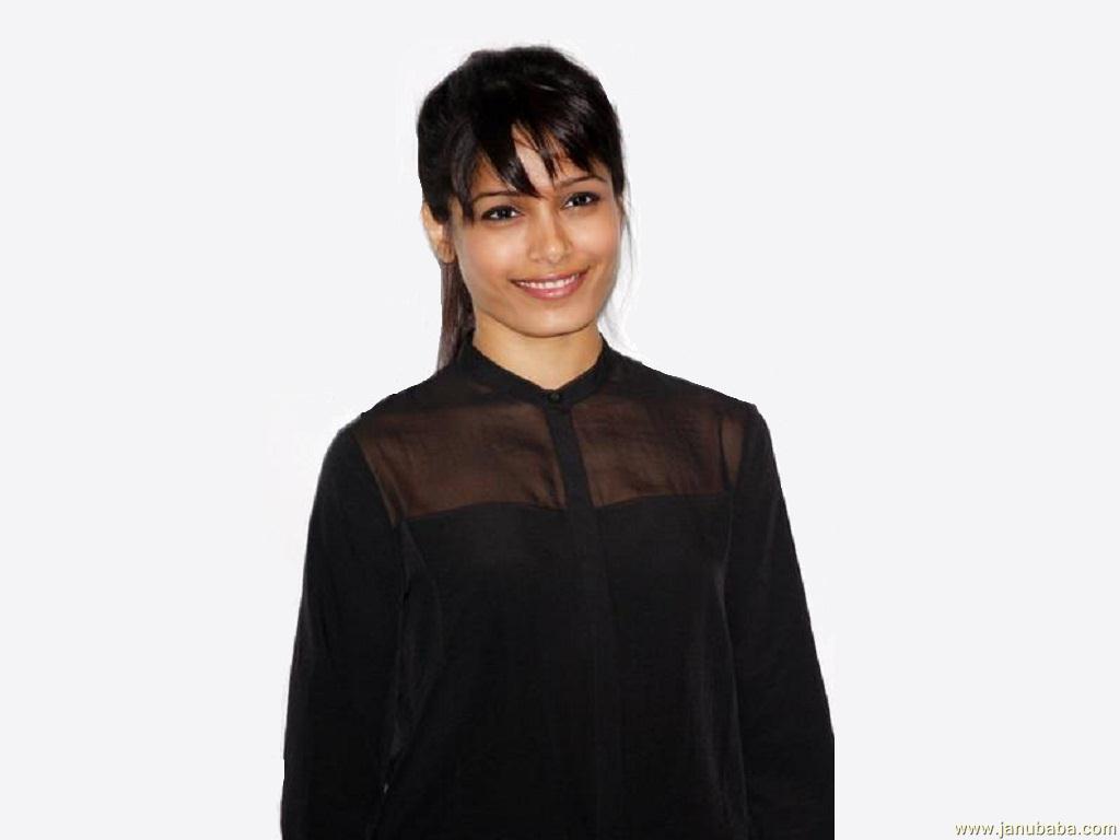 Freida Pinto by me