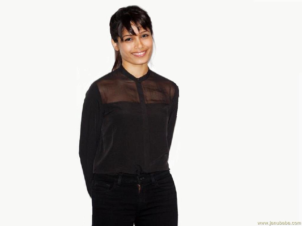 Freida Pinto by me