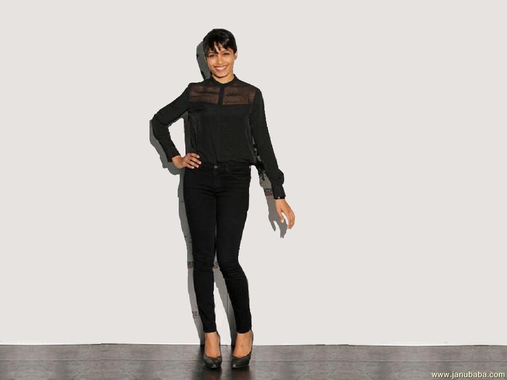 Freida Pinto by me