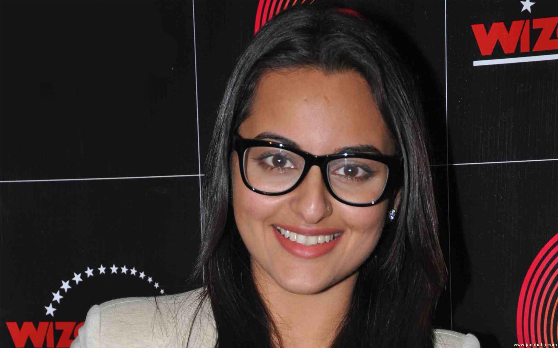 Sonakshi Sinha               by coolman