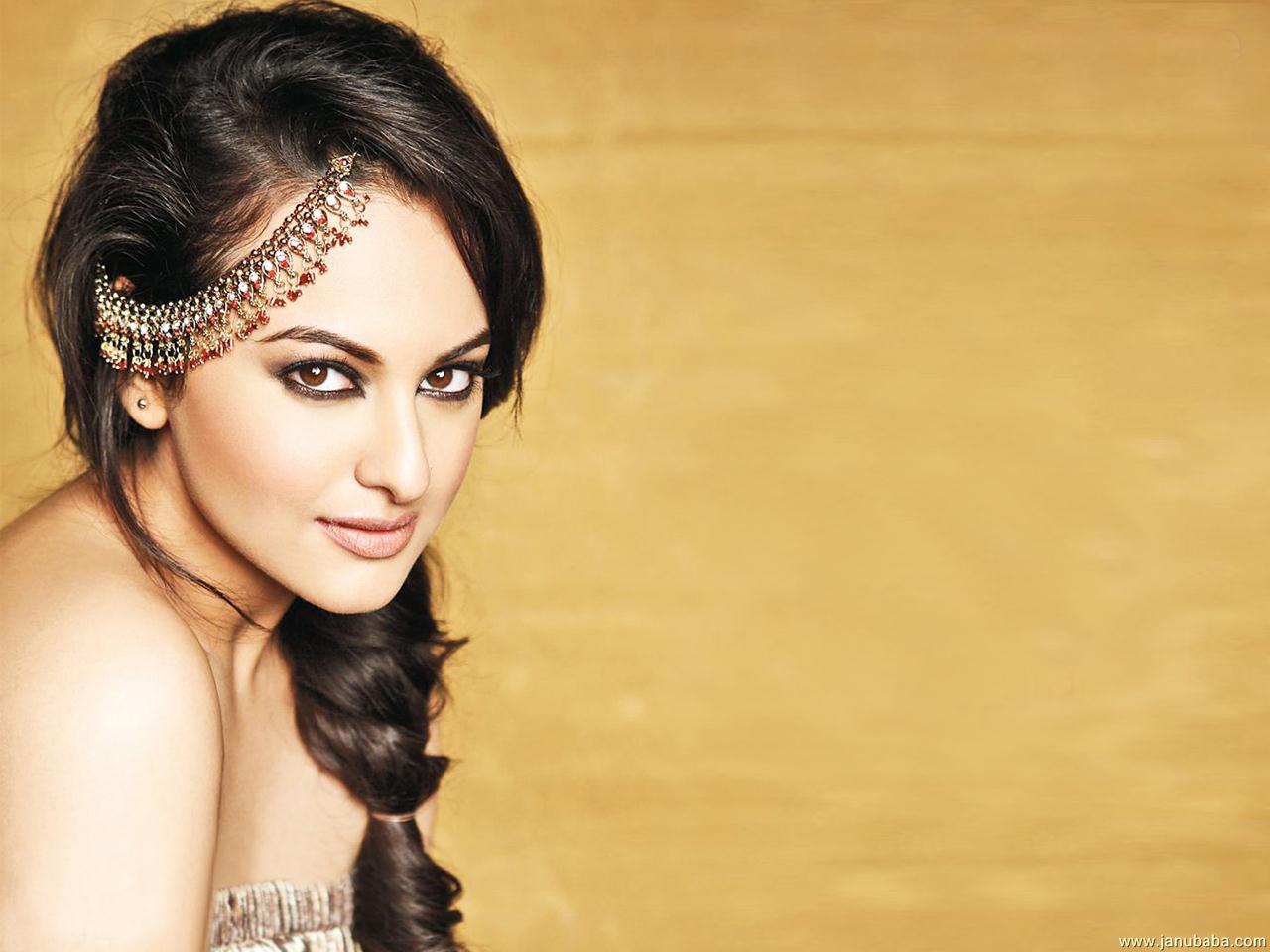 Sonakshi Sinha               by coolman