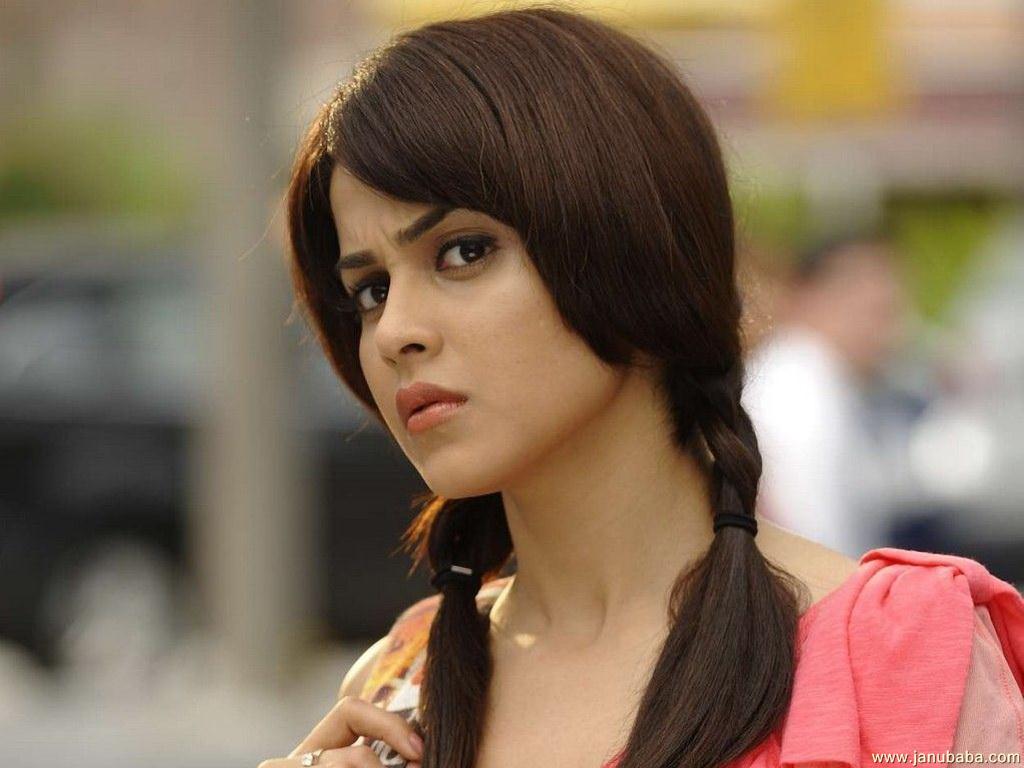 Genelia Dsouza