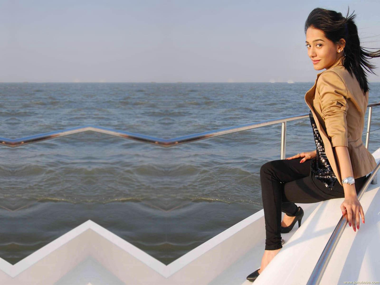Amrita Rao        by coolman
