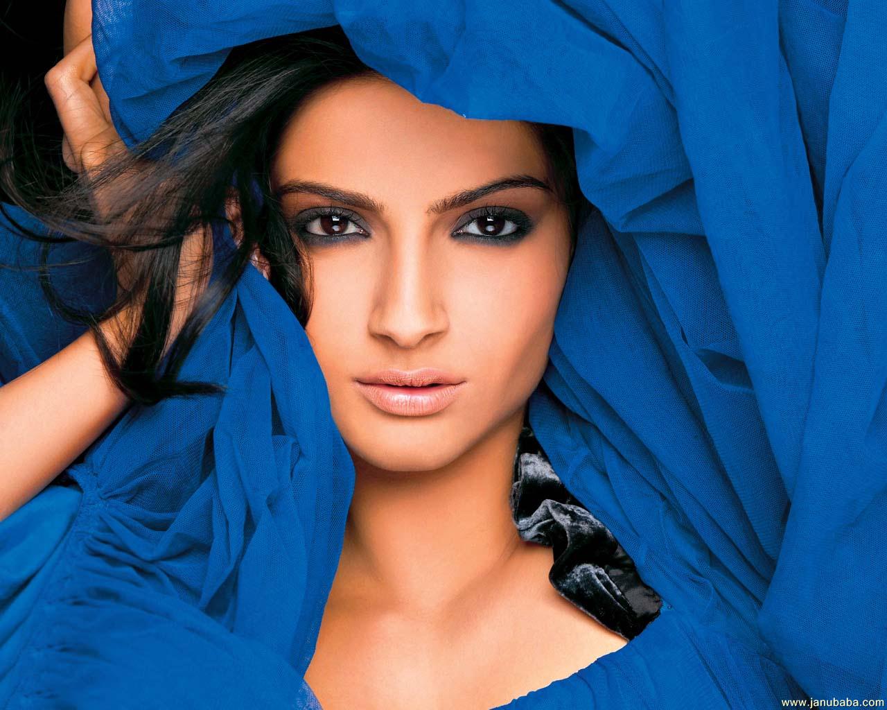 Sonam Kapoor                          by coolman
