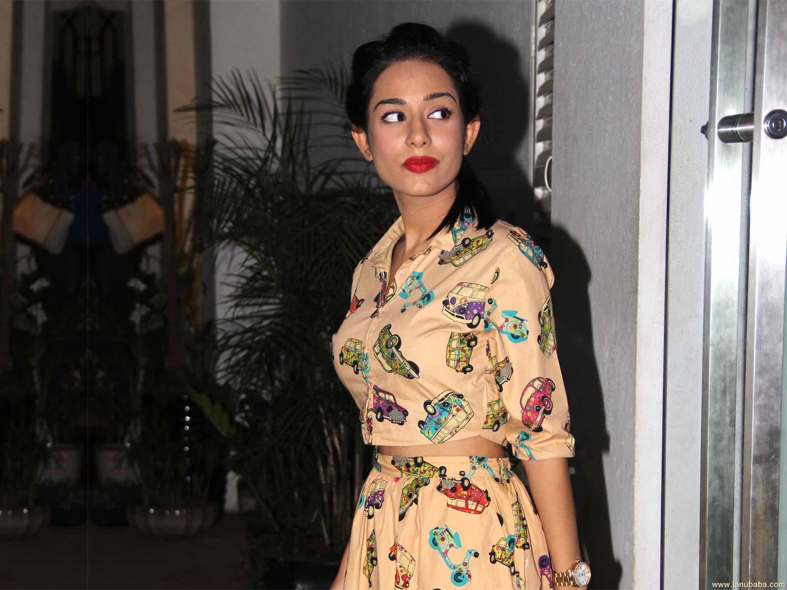 Amrita Rao              by coolman