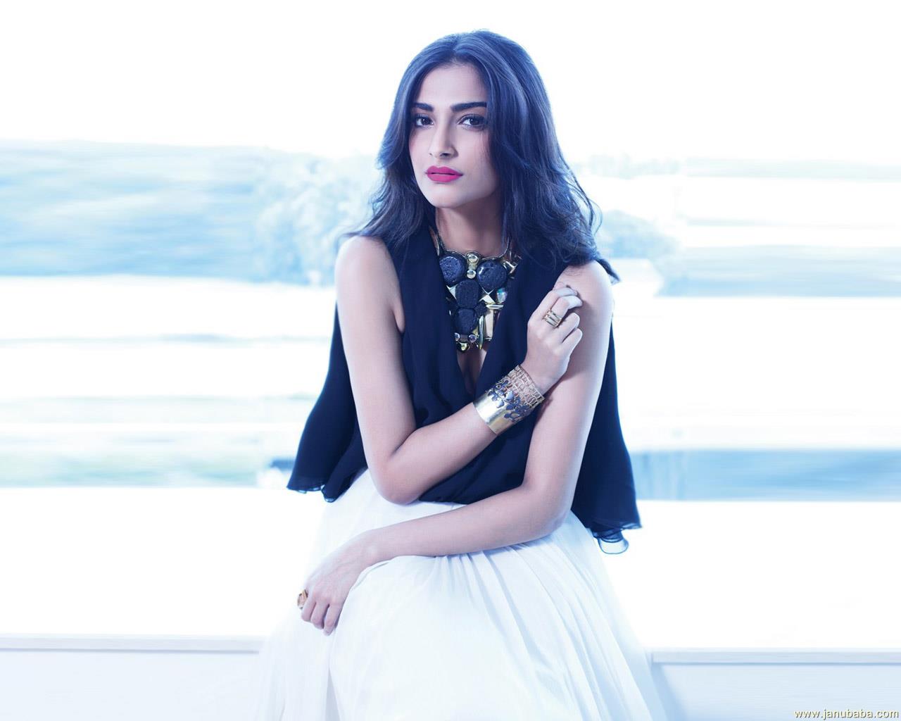 Sonam Kapoor                by coolman