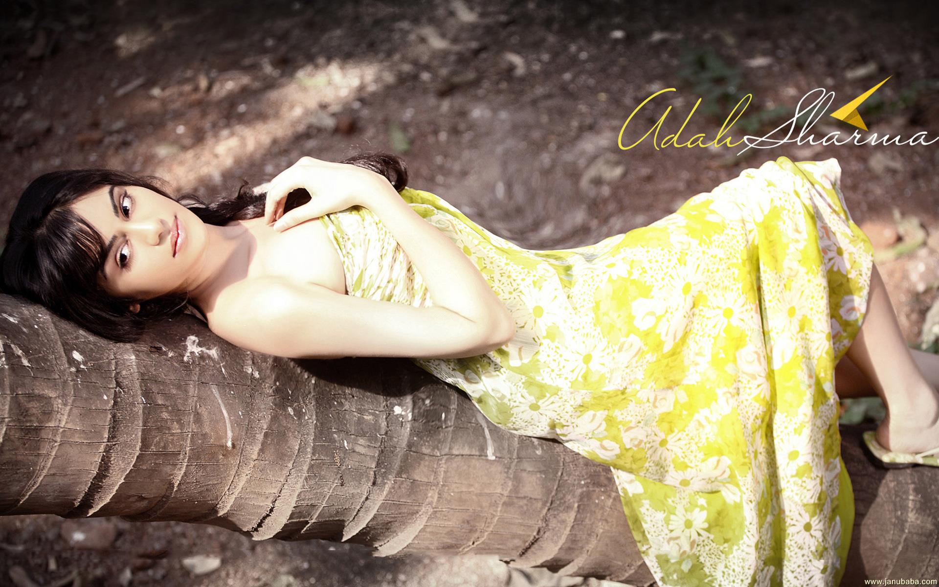 Adah Sharma By Hubbak