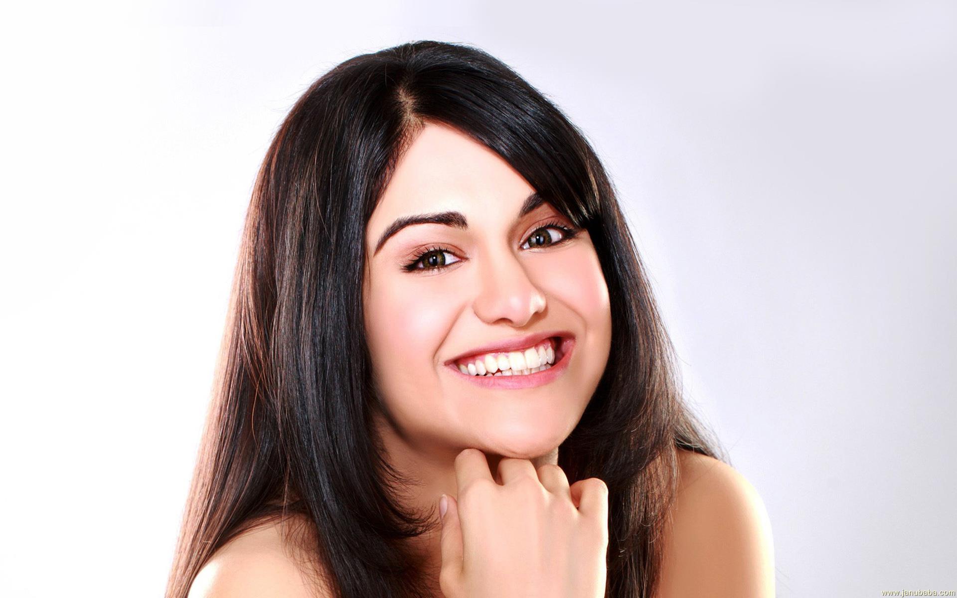 Adah Sharma By Hubbak