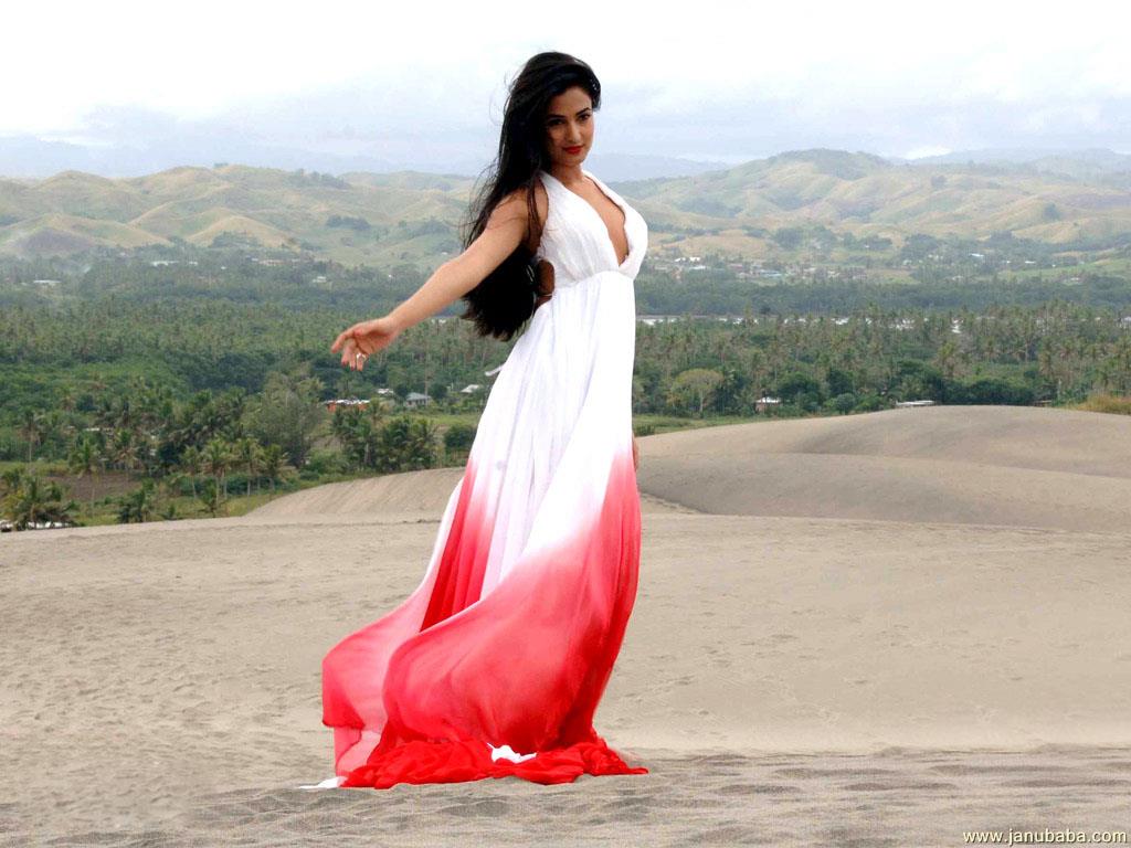 Sonal Chauhan             by coolman