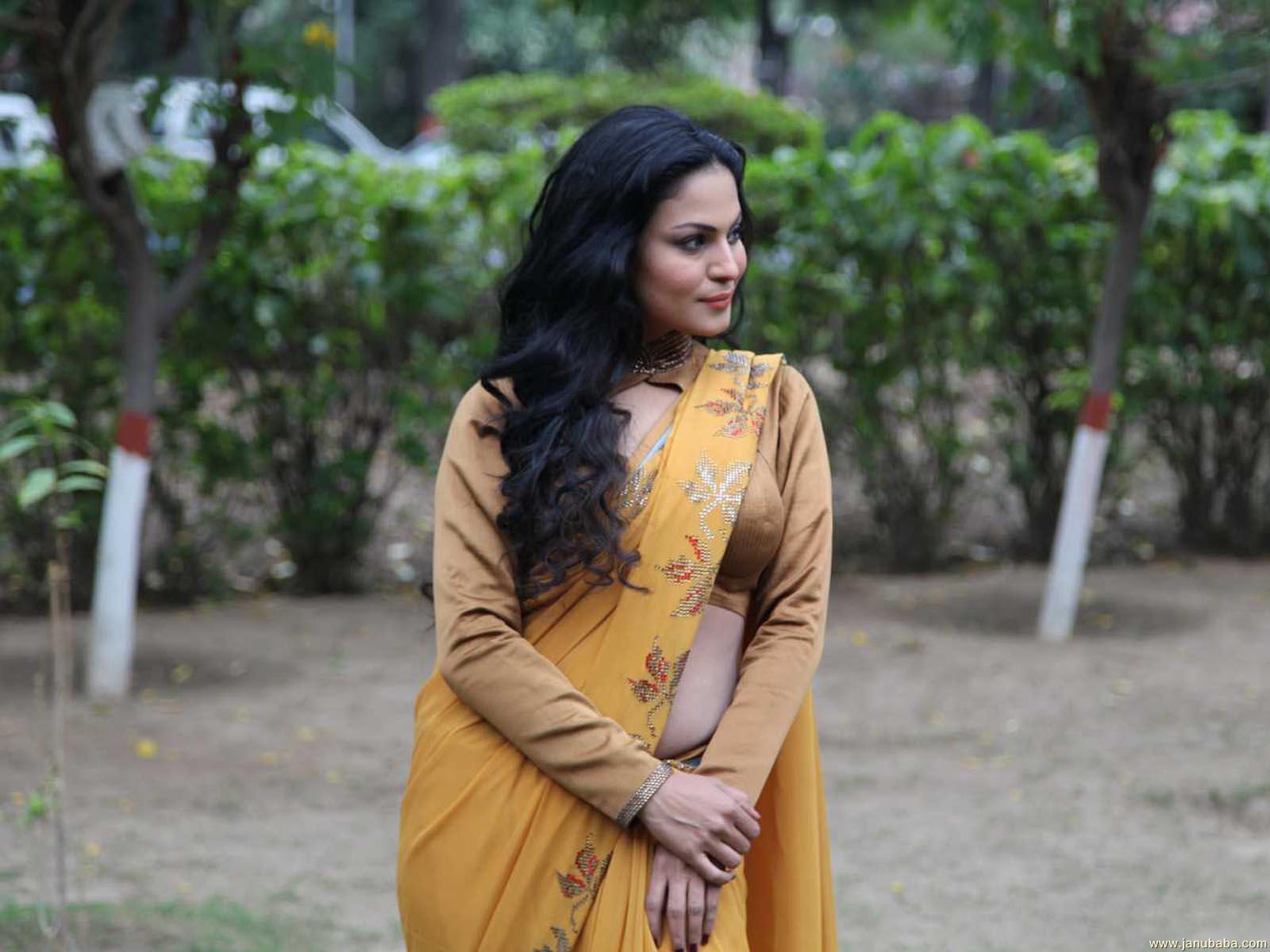Veena Malik           by coolman