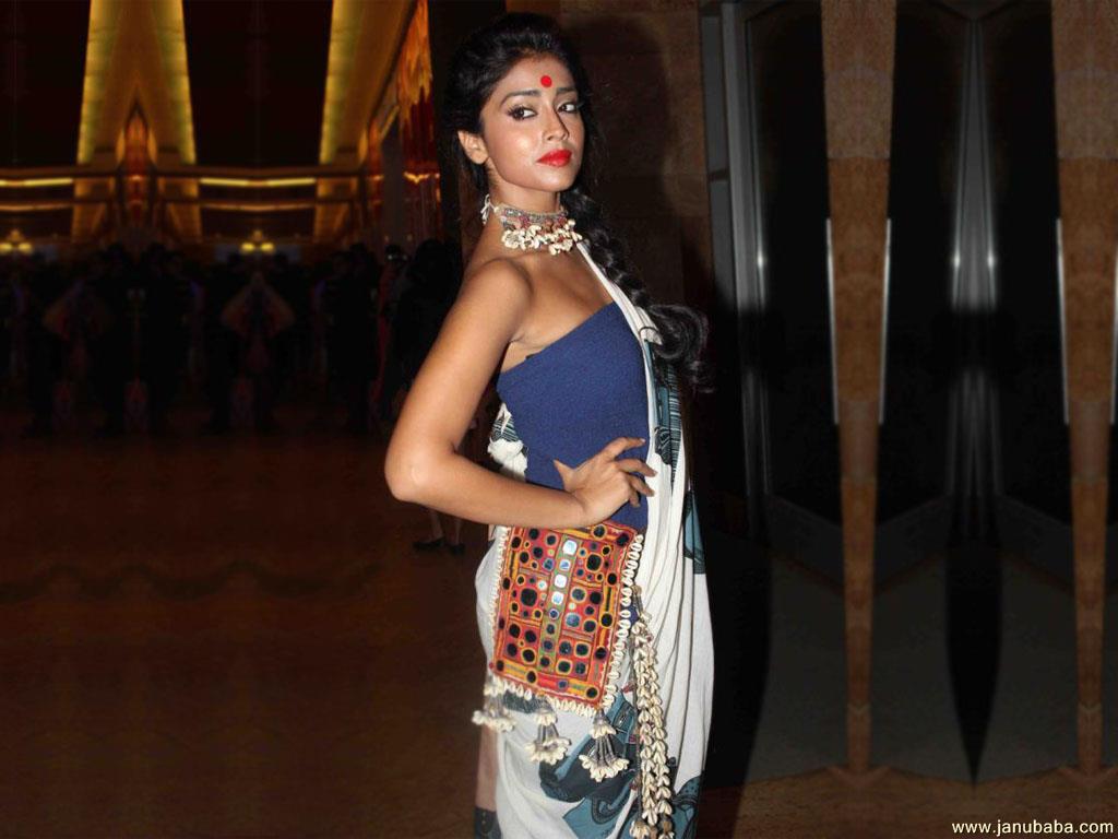 Shriya Saran          by coolman