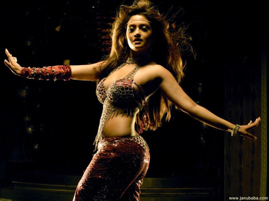 Riya Sen        by coolman