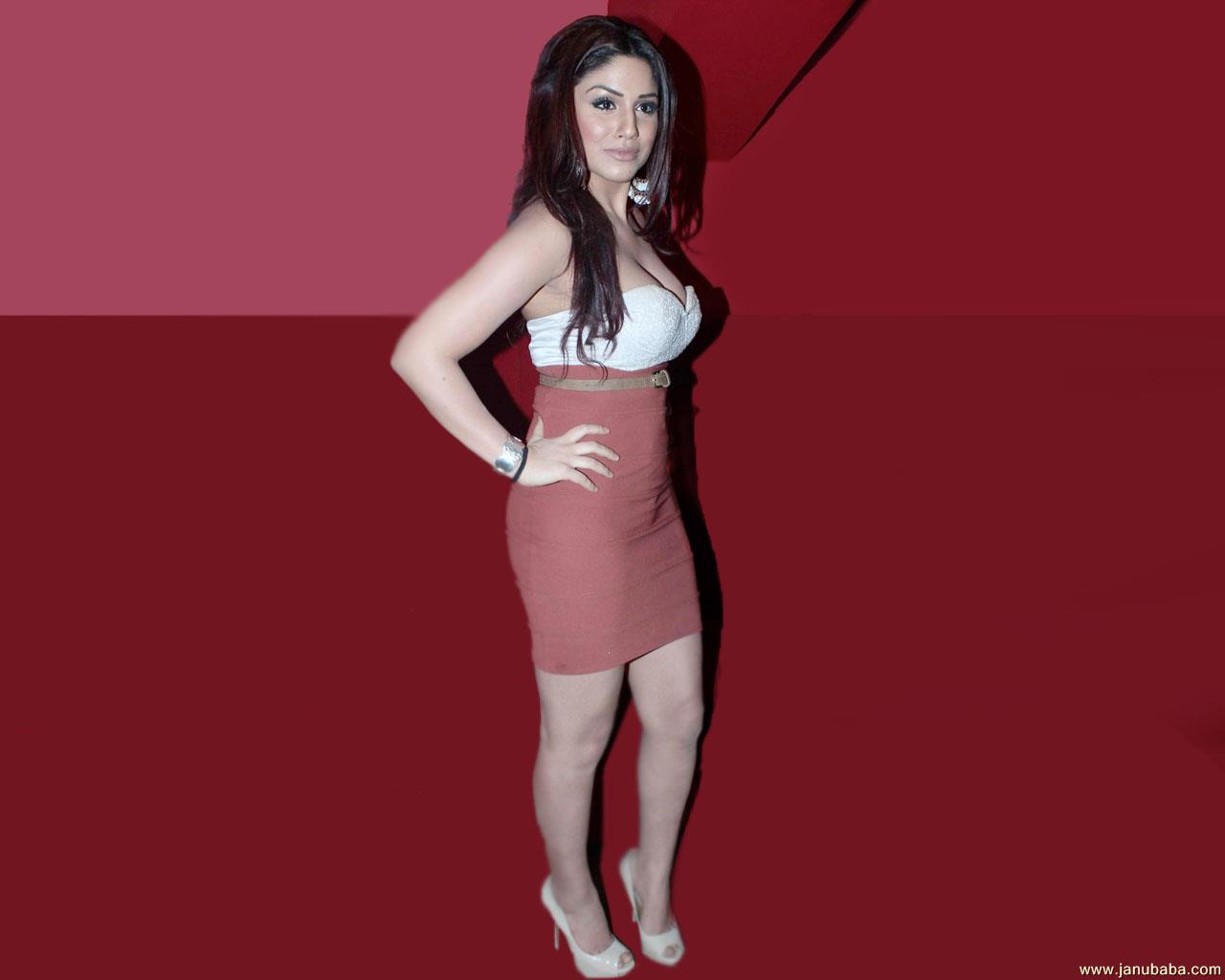 Gihana Khan              by coolman