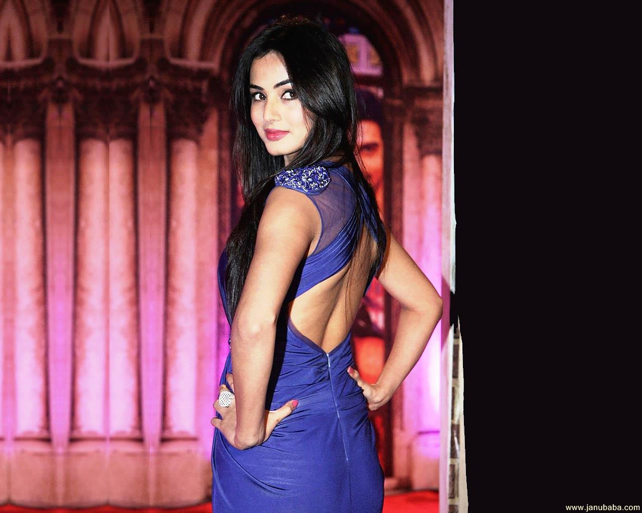 Sonal Chauhan             by coolman