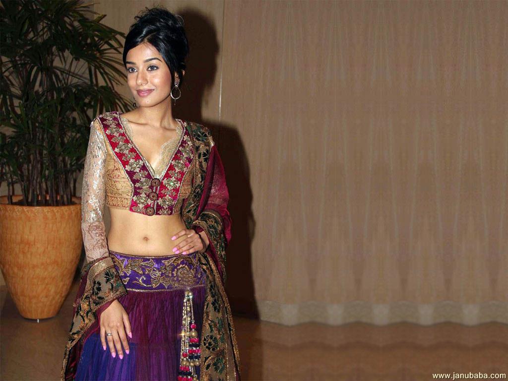 Amrita Rao            by coolman