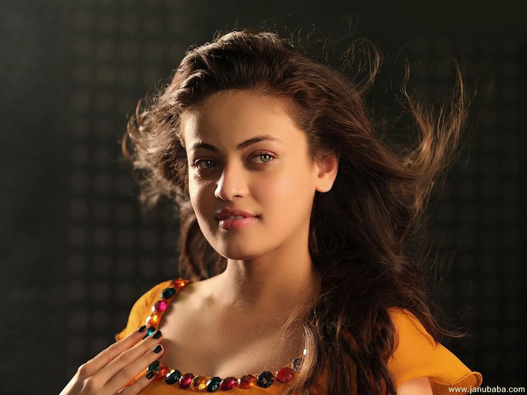 Sneha Ullal              by coolman