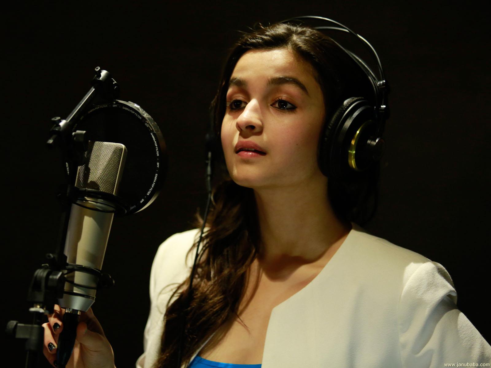 Alia Bhatt                by coolman