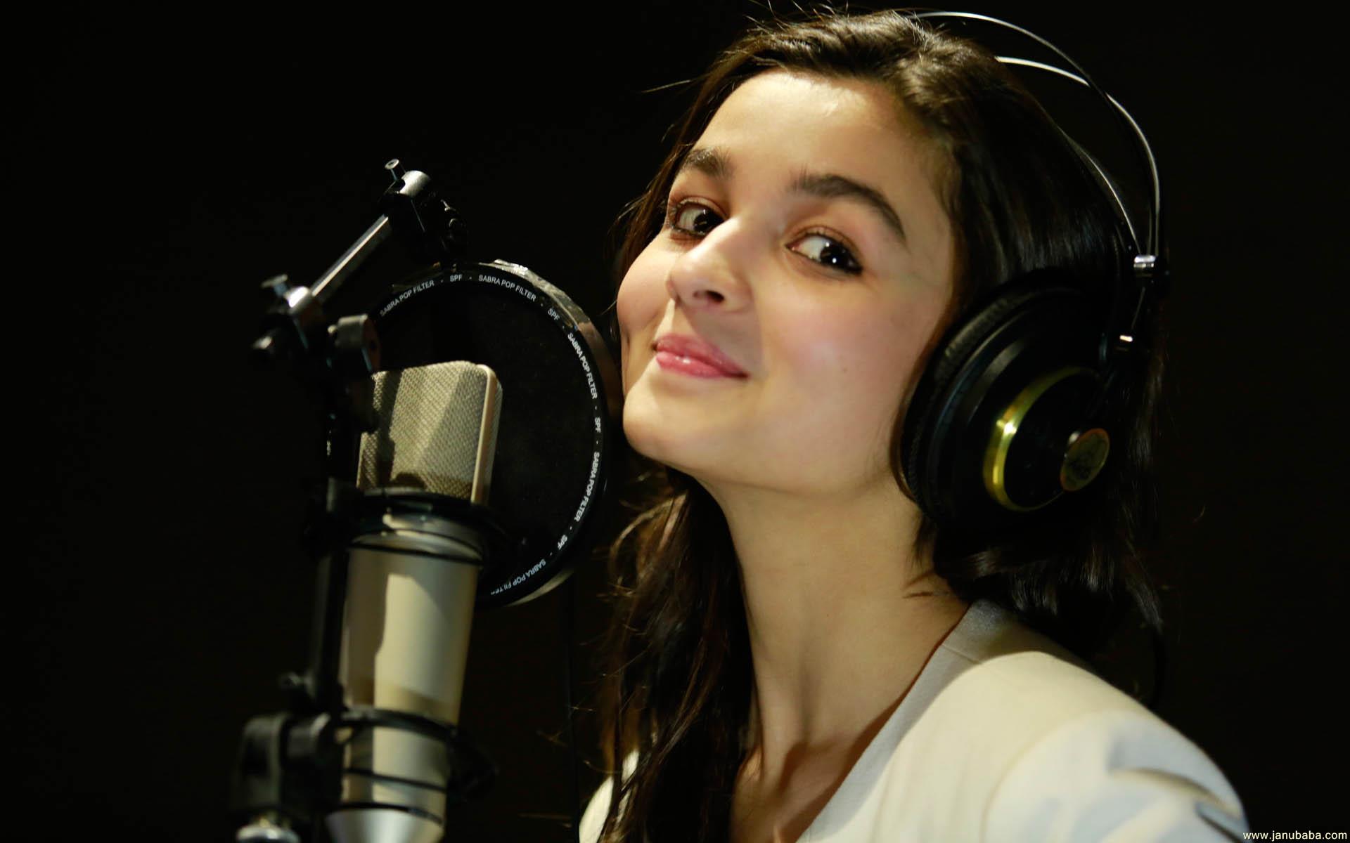 Alia Bhatt                by coolman