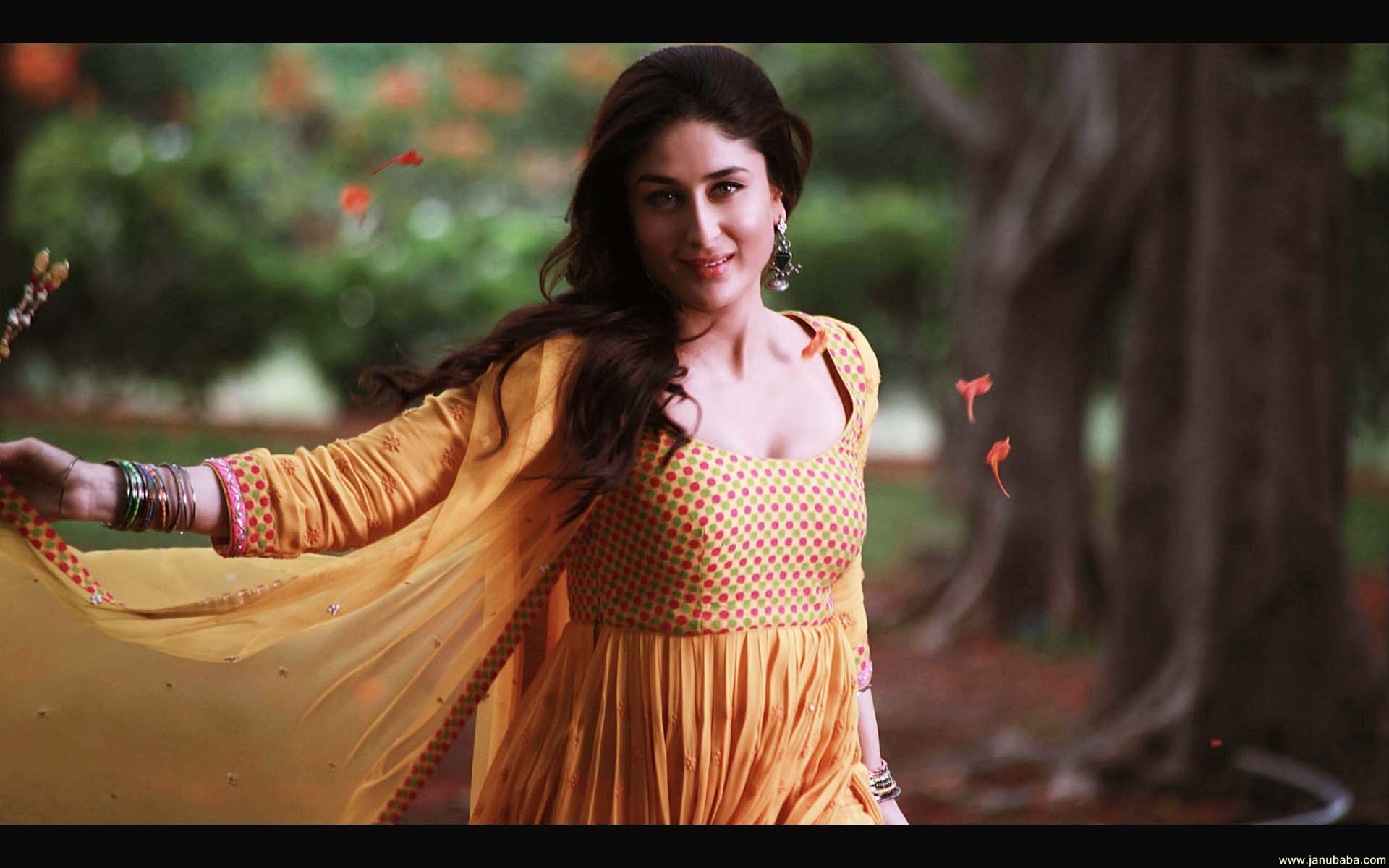 Kareena Kapoor       by coolman