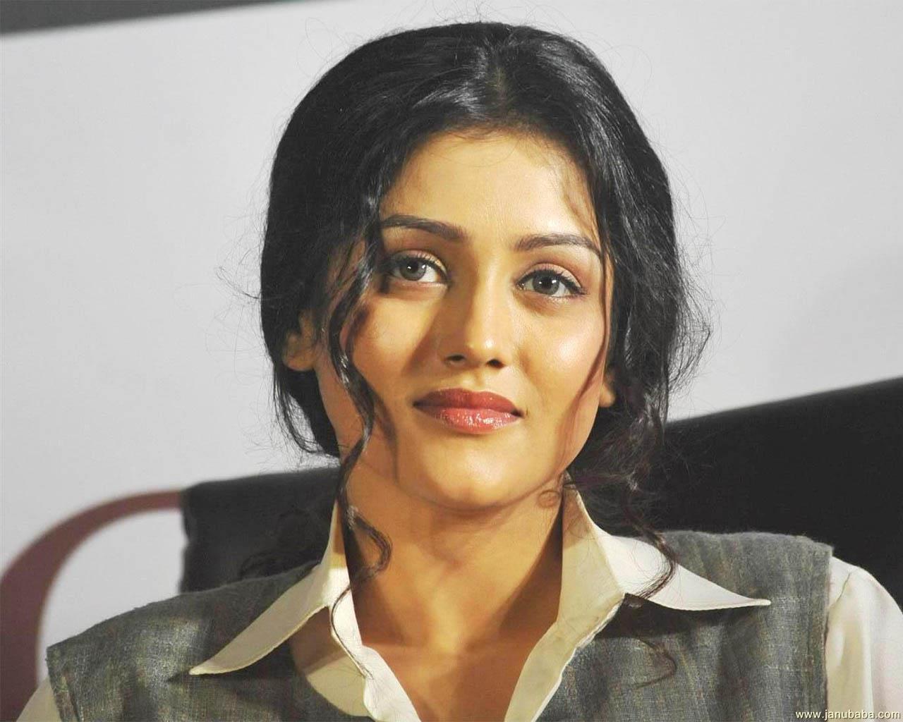 Indrani Chakraborty           by coolman