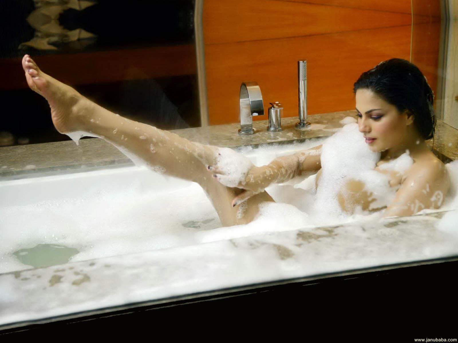 Veena Malik              by coolman