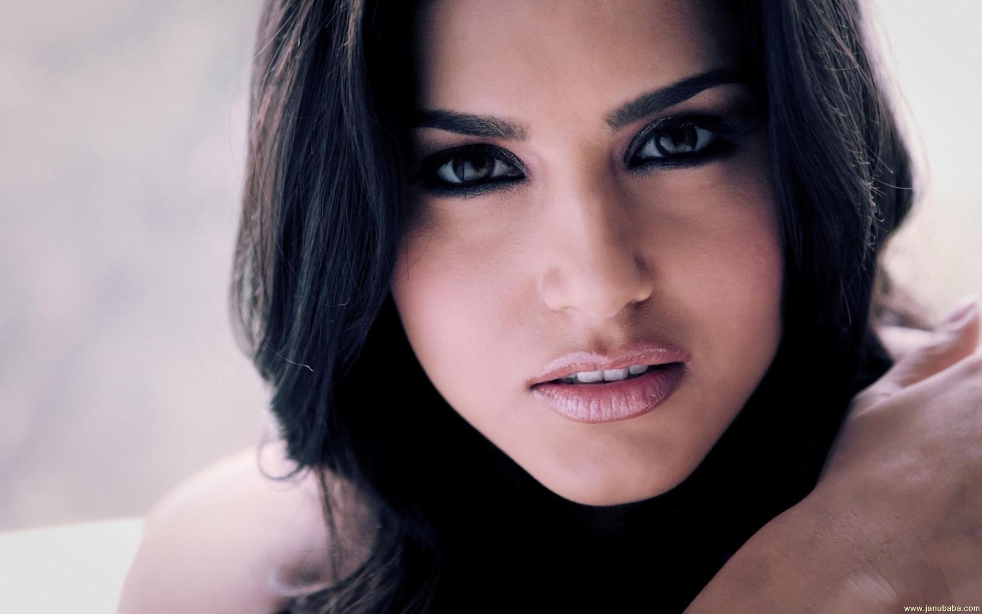 Sunny Leone By Hubbak