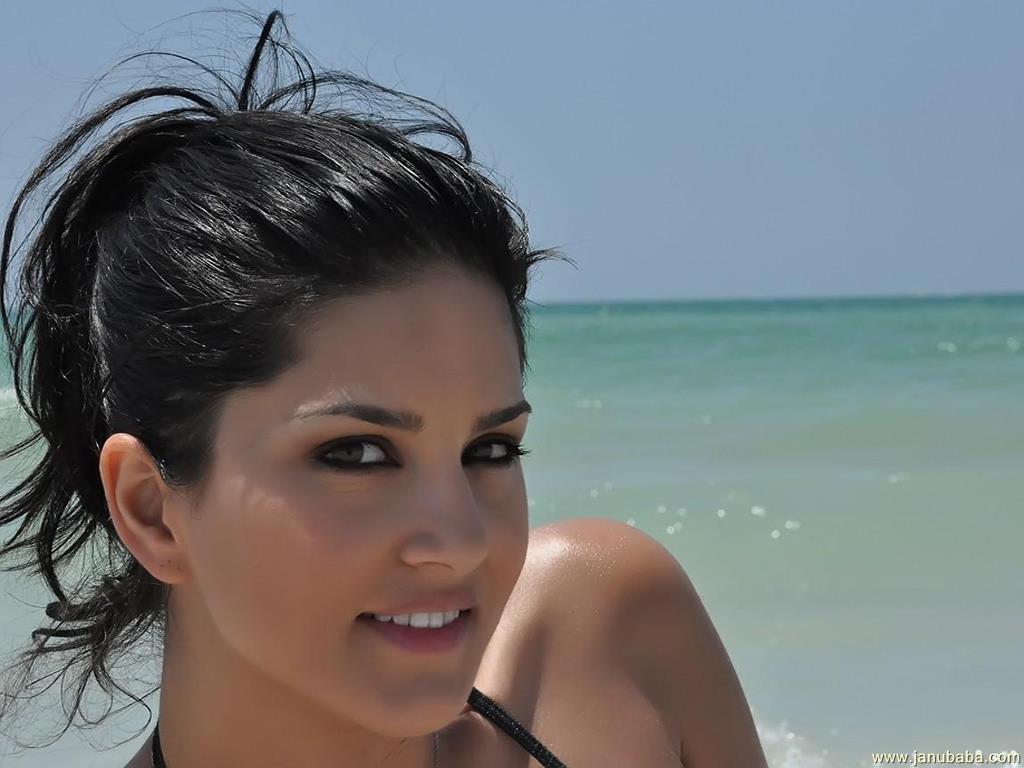 Sunny Leone By Hubbak