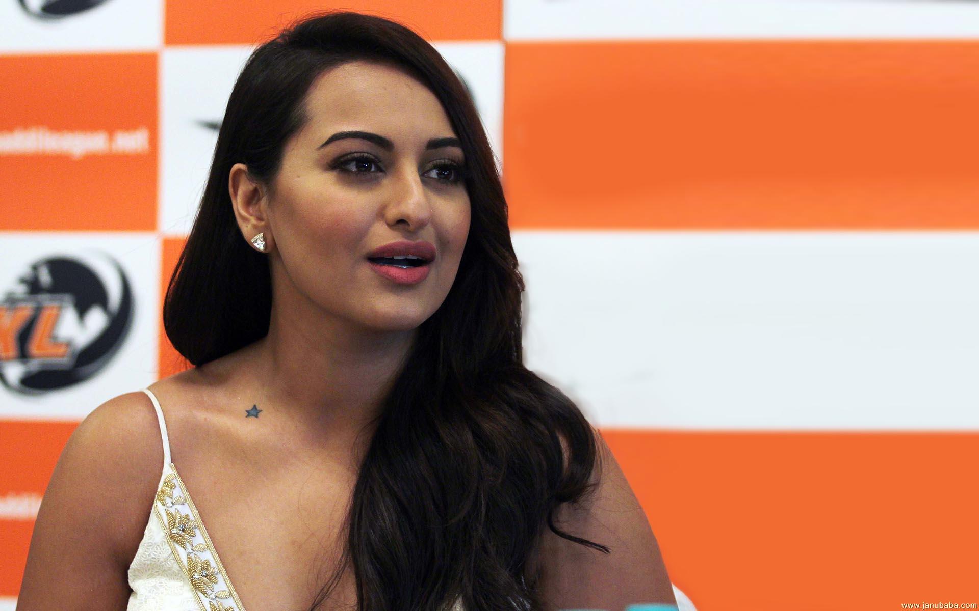 Sonakshi Sinha                  by coolman