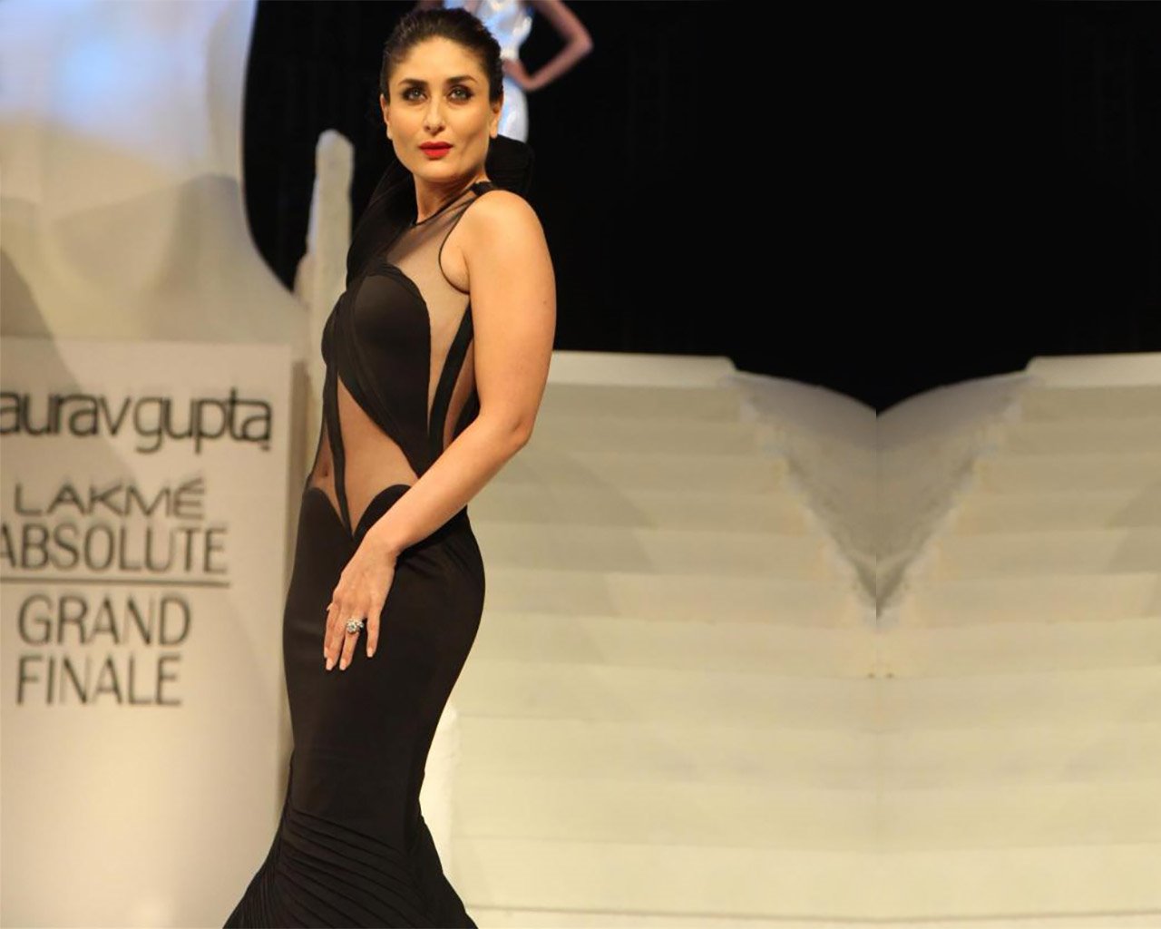 Kareena Kapoor               by coolman