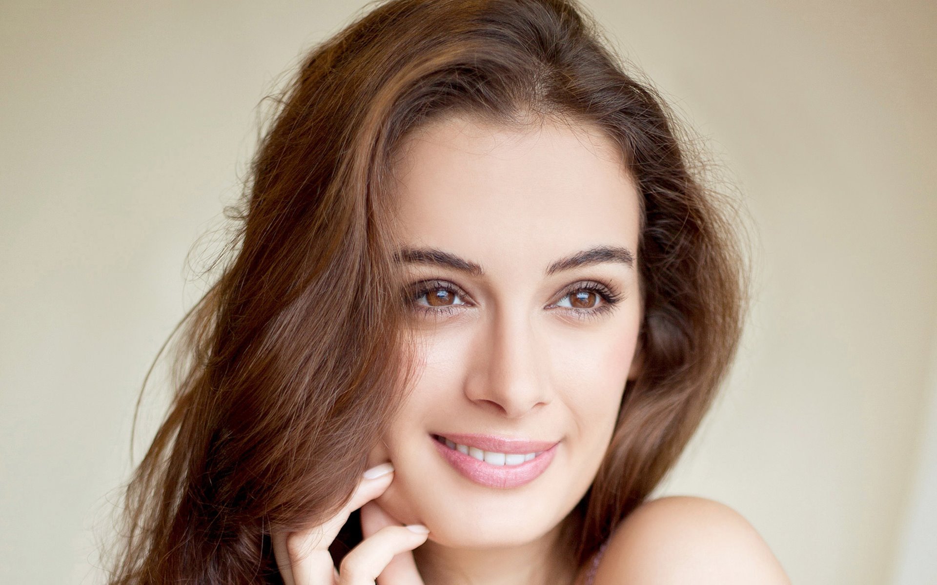 Evelyn Sharma By Hubbak