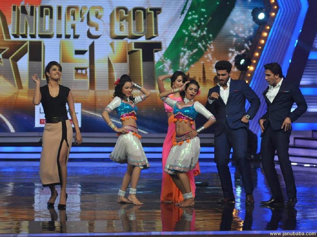 Priyanka Chopra with Ranveer Singh,Arjun Kapoor & Malaika Arora Khan