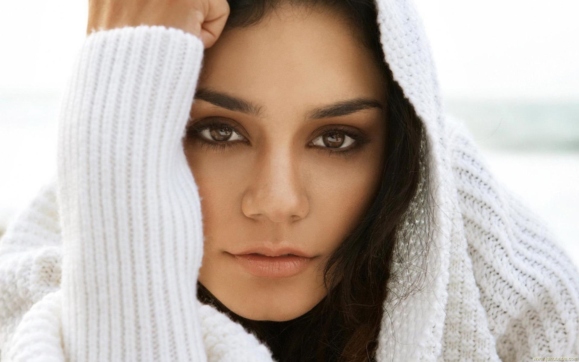 Vanessa Hudgens By Hubbak