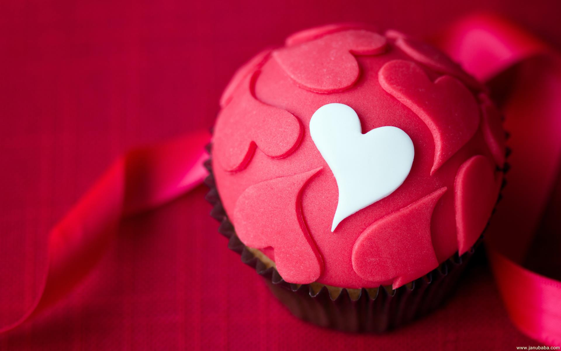 Pink Heart Cake By Hubbak