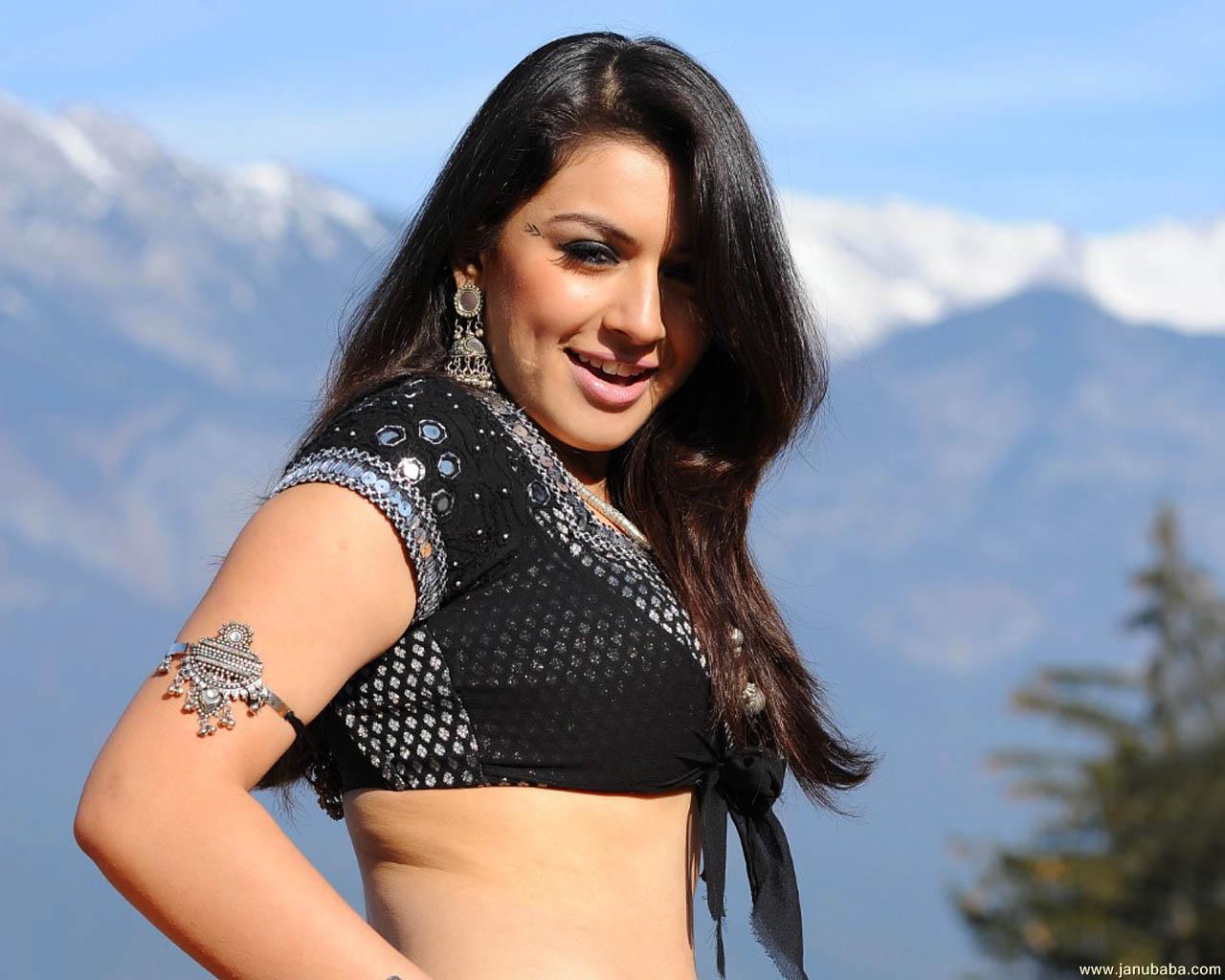 Hansika Motwani                 by coolman