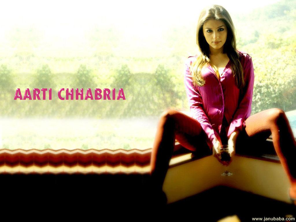 Aarti Chhabria              by coolman