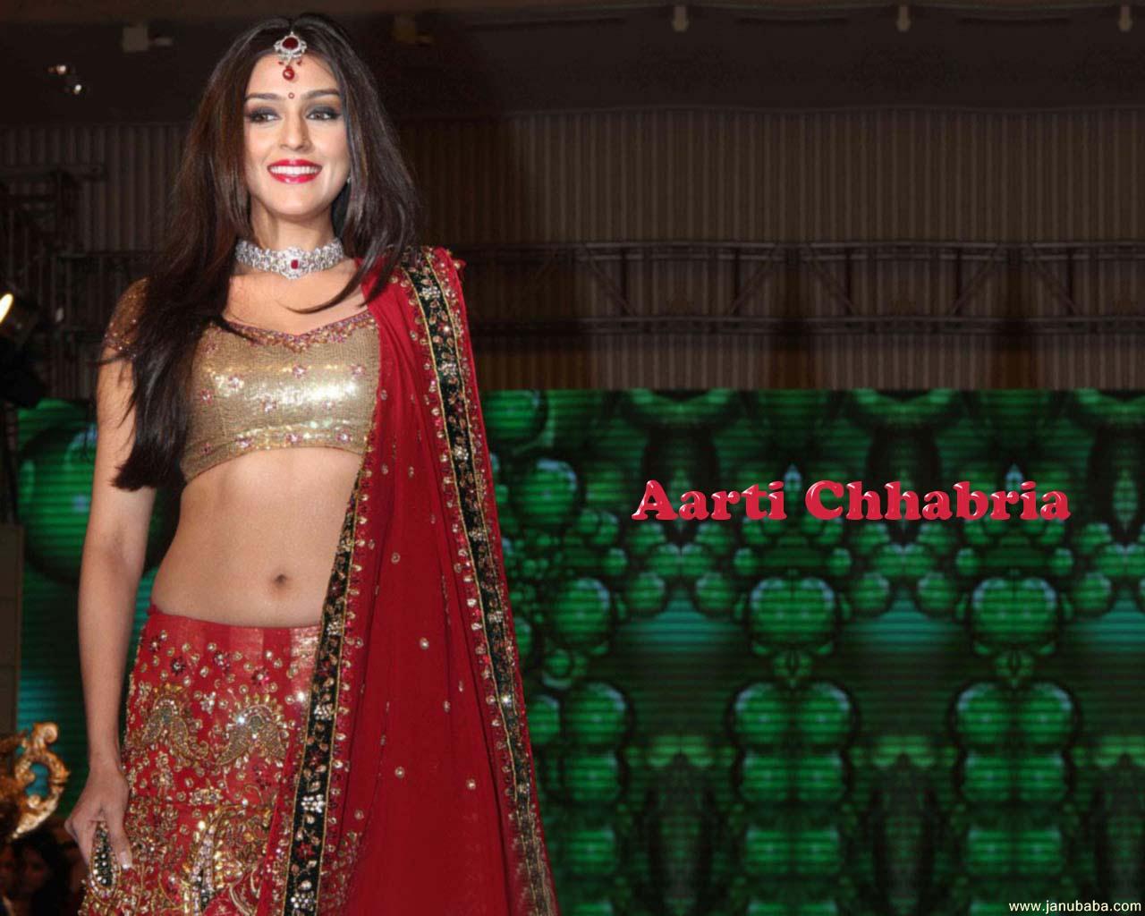 Aarti Chhabria              by coolman