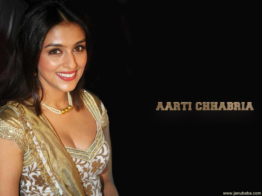 Aarti Chhabria                  by coolman