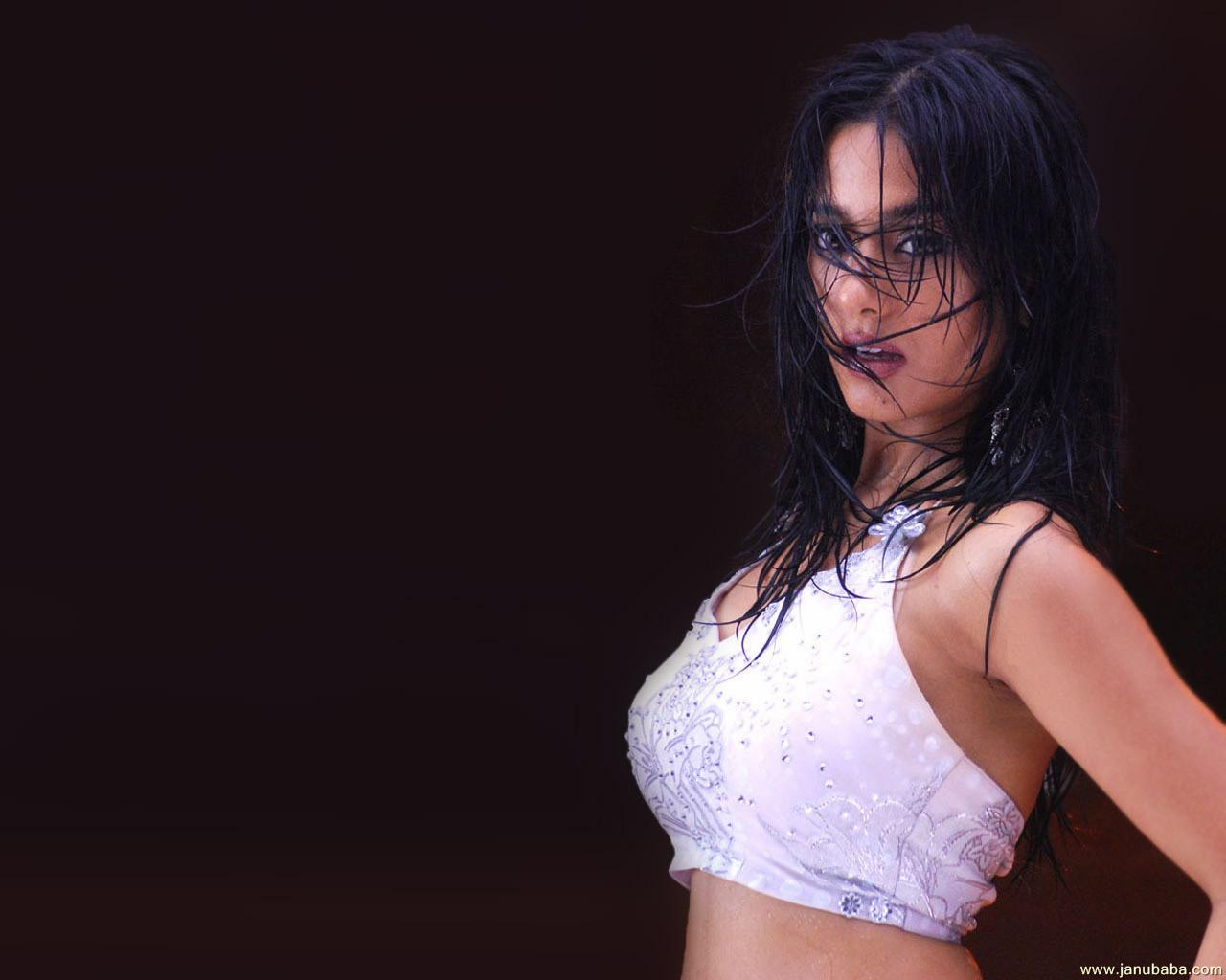 Amrita Rao              by coolman
