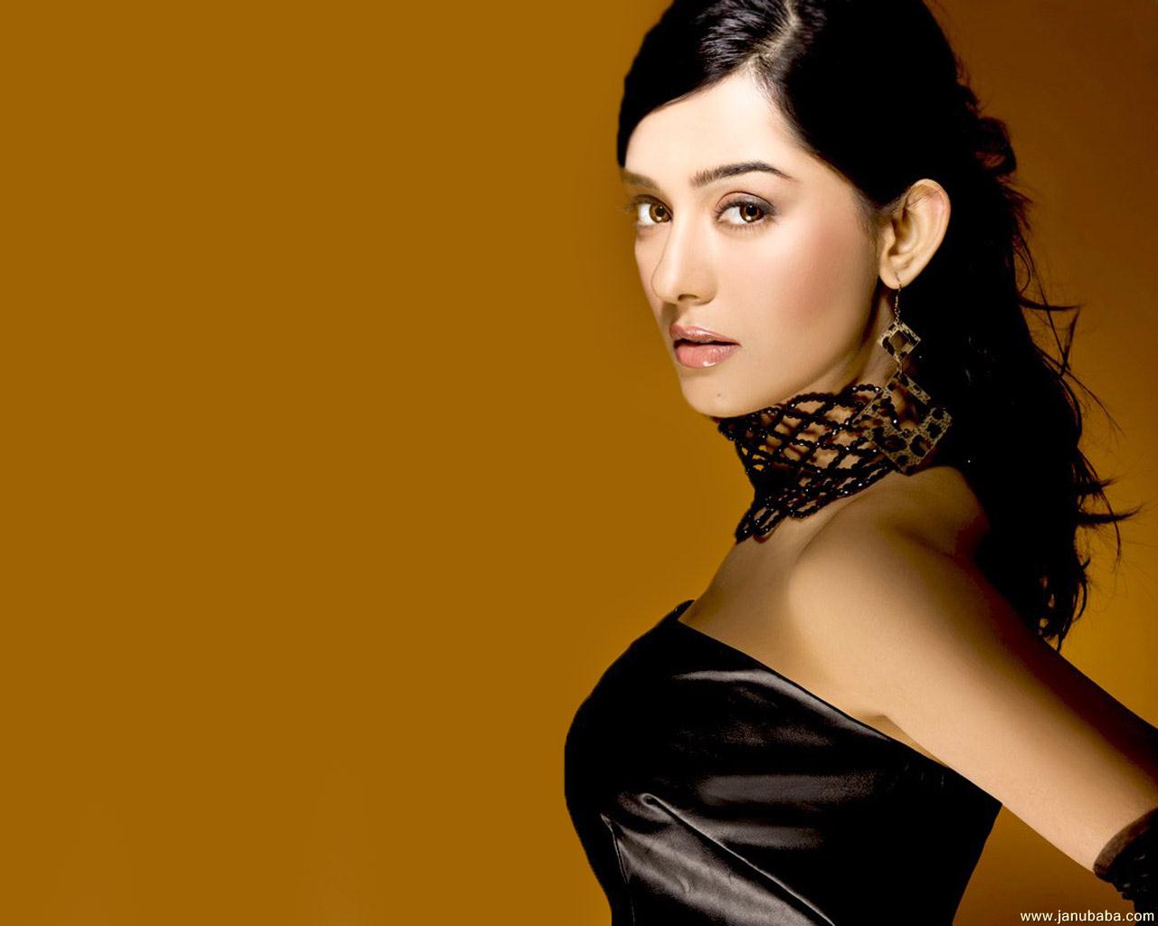 Amrita Rao                     by coolman