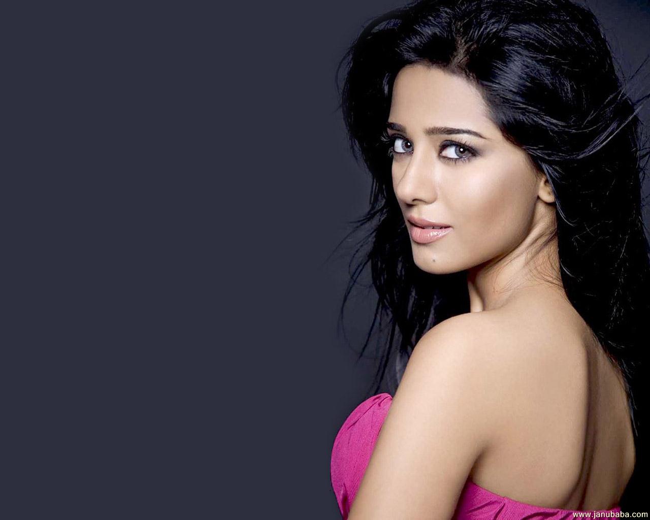 Amrita Rao                     by coolman