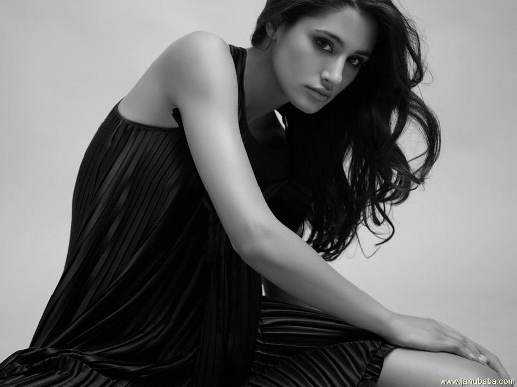 Nargis Fakhri                       by coolman