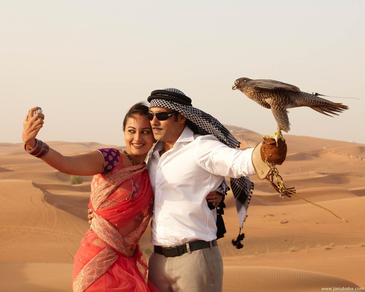 Sonakshi Sinha with Salman Khan            by coolman