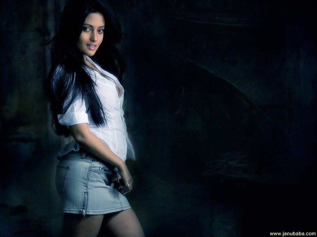 Riya Sen                   by coolman